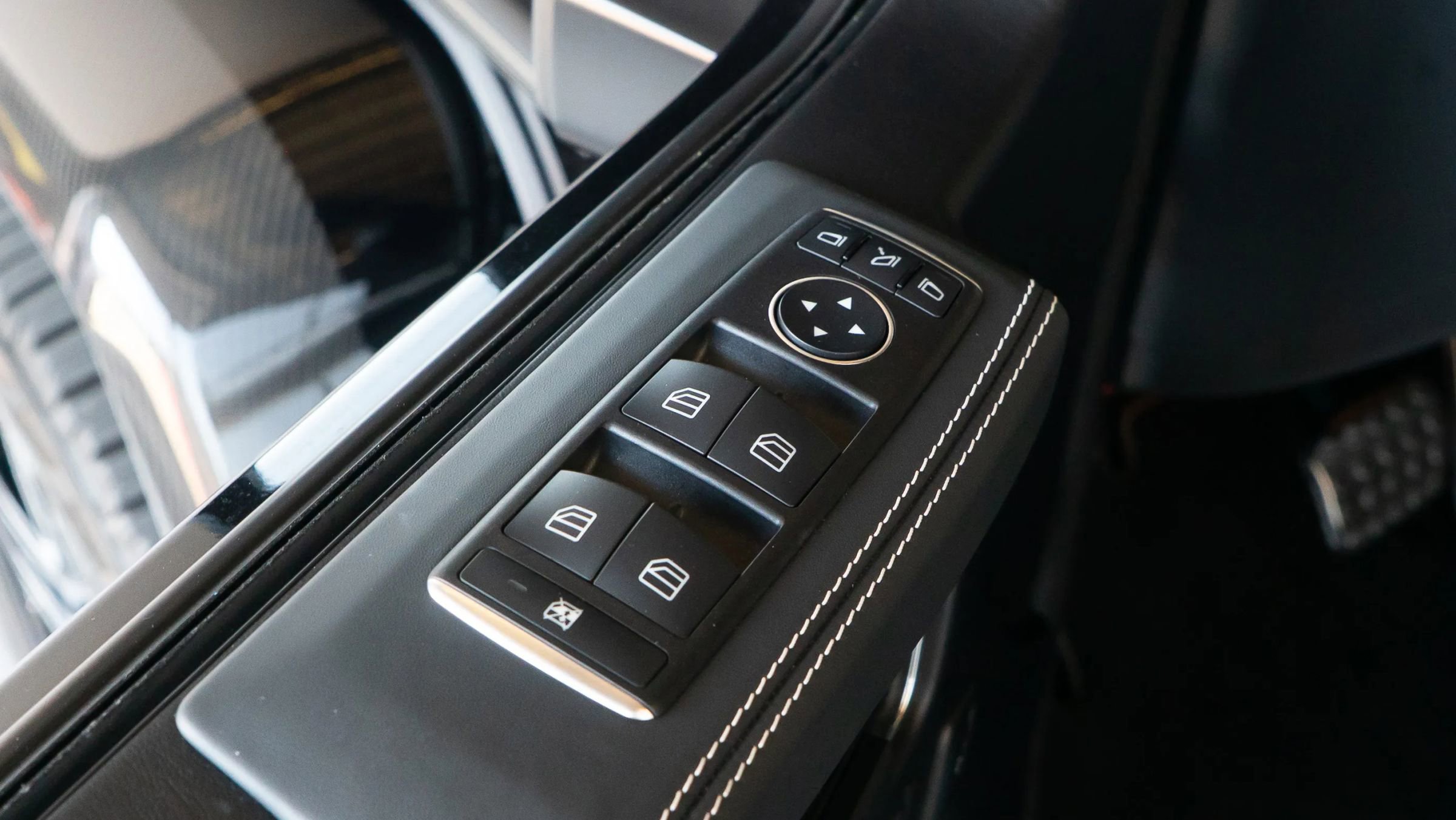 Used 2017 Mercedes-Benz G 550 Squared image 44