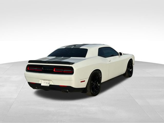 Used 2017 Dodge Challenger SXT w/ Blacktop Package image 5