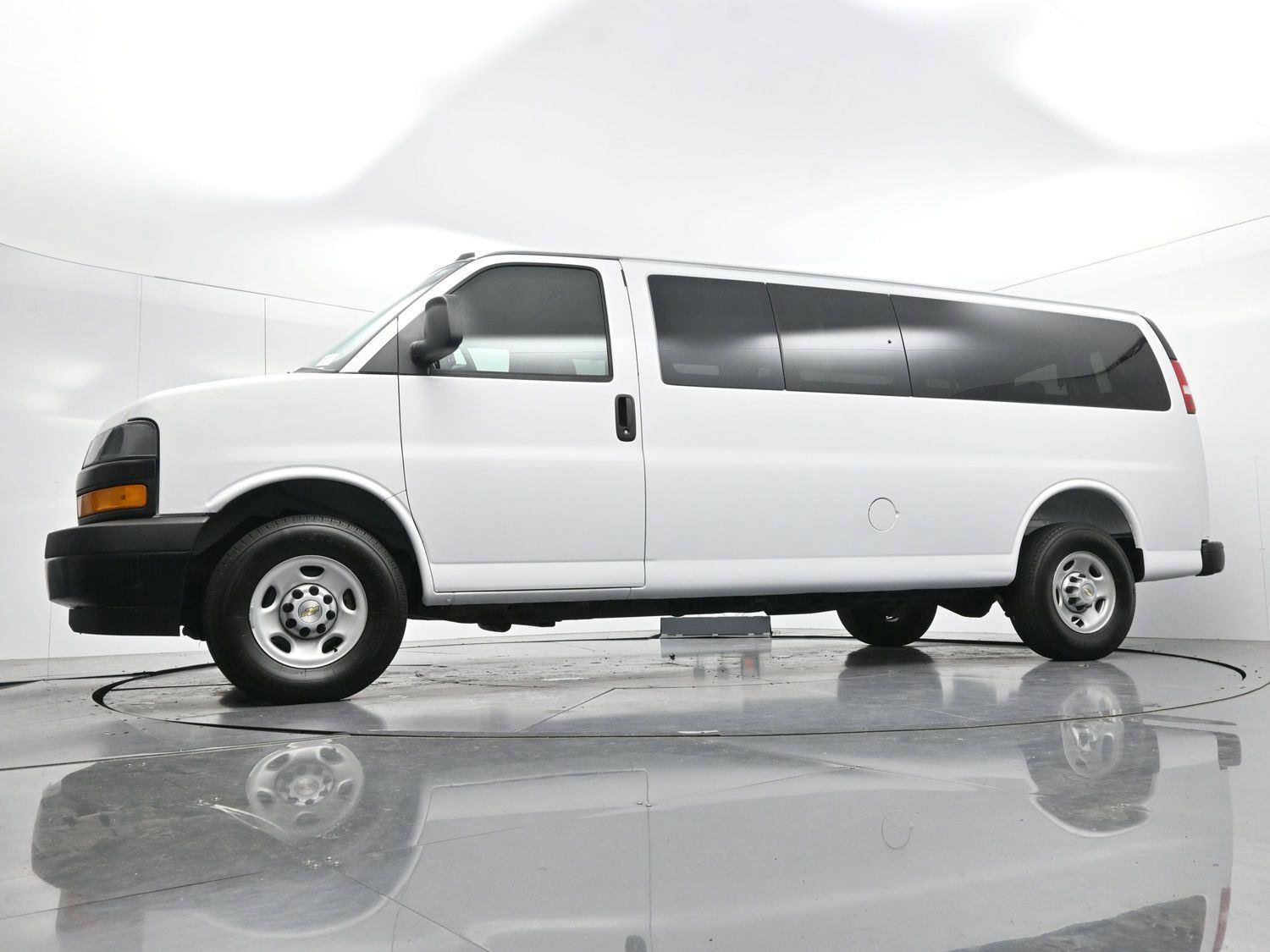 Used 2025 Chevrolet Express 3500 LS image 41