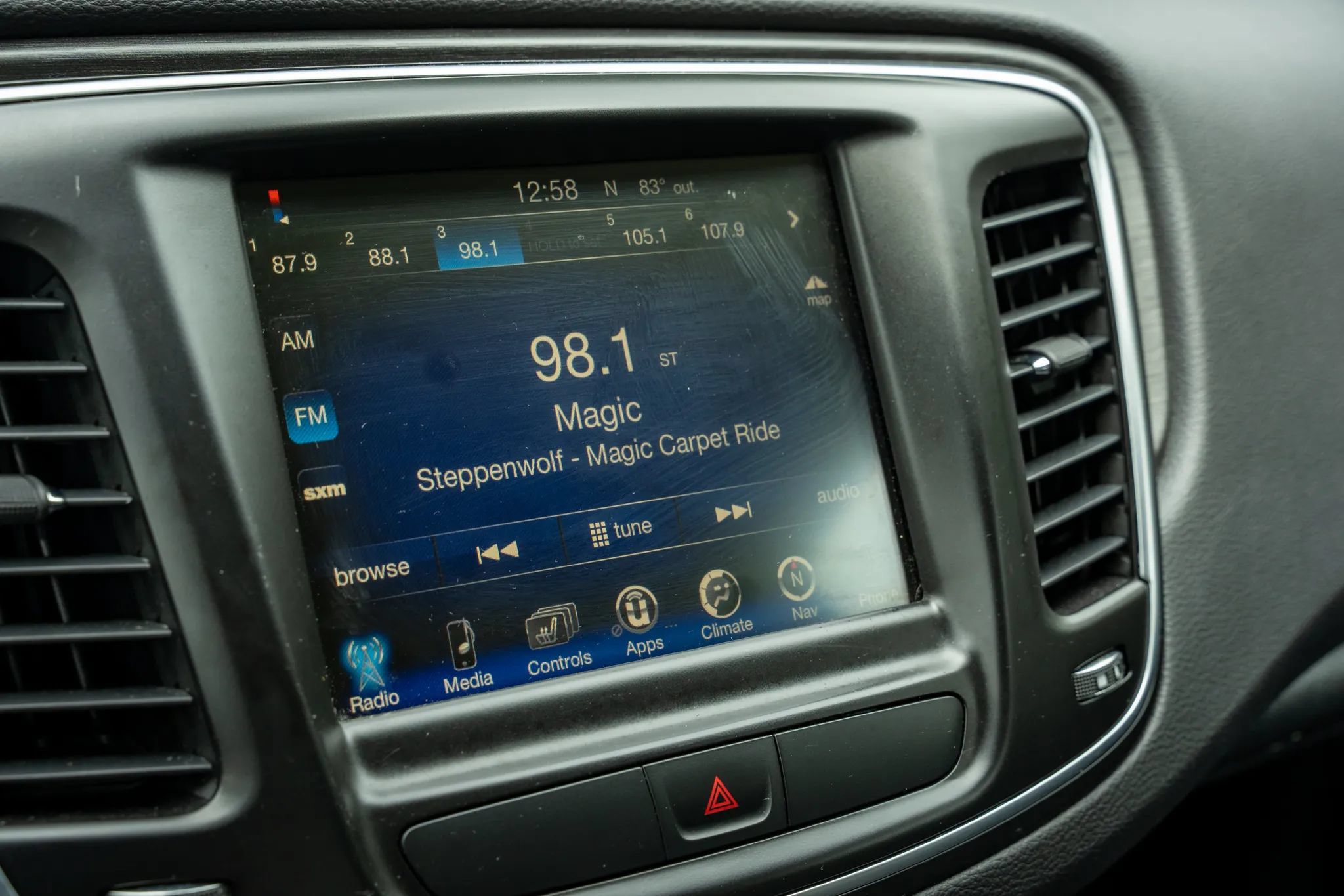 Used 2017 Chrysler 200 Limited Platinum FWD image 19