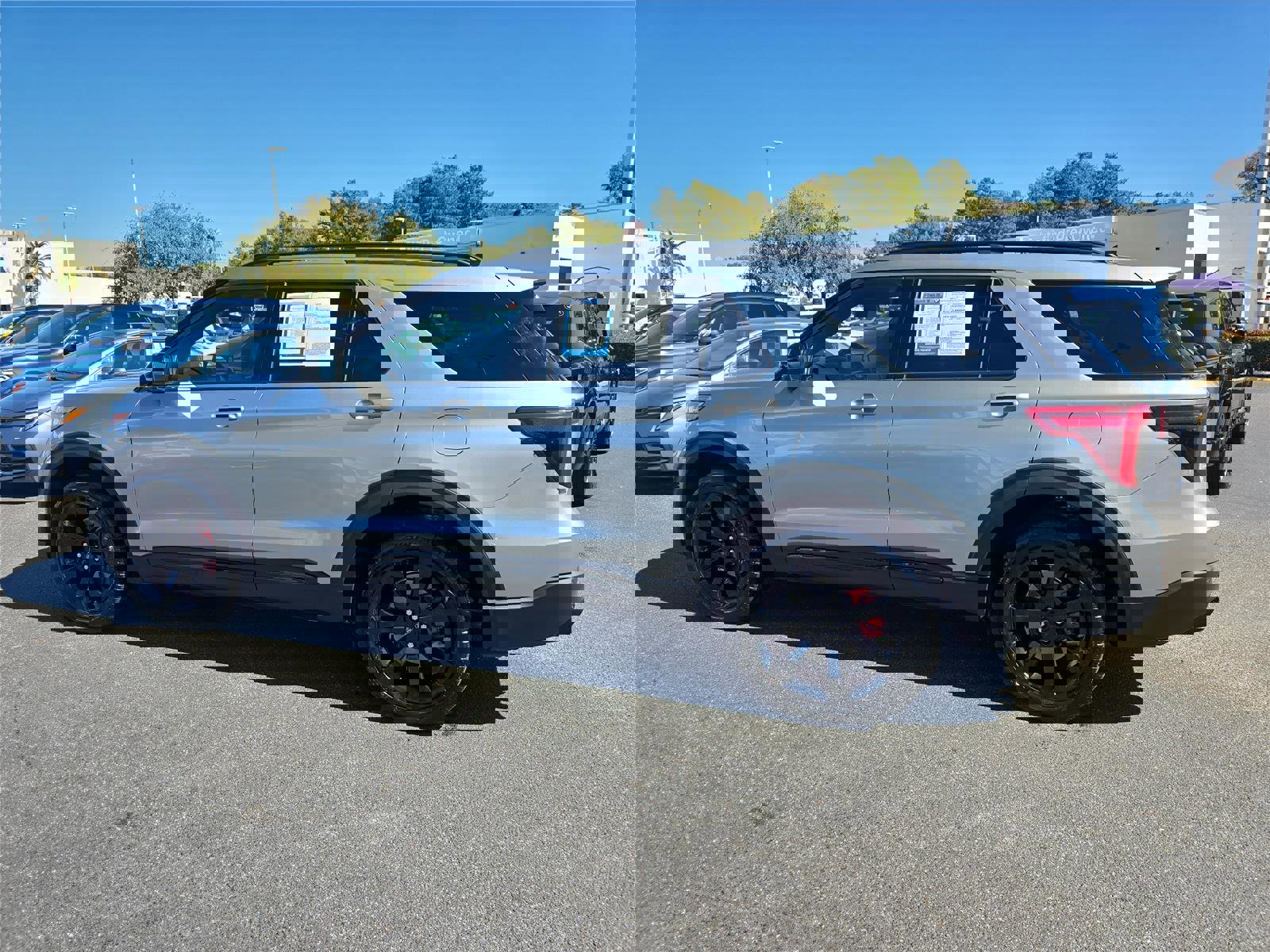 Used 2024 Ford Explorer ST w/ Equipment Group 401A image 7