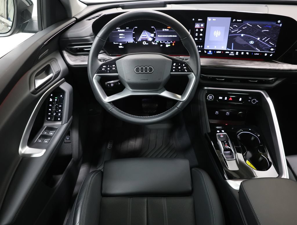 Used 2025 Audi Q5 Premium Plus w/ Premium Plus AWD/4WD image 16