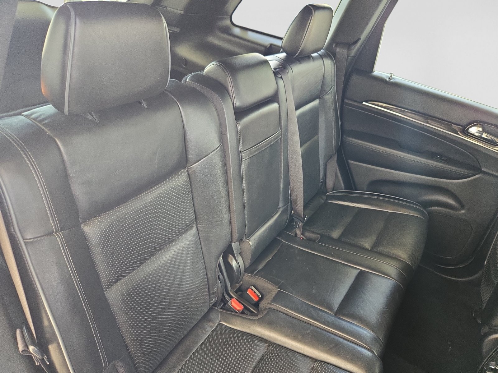 Used 2020 Jeep Grand Cherokee Overland RWD image 17