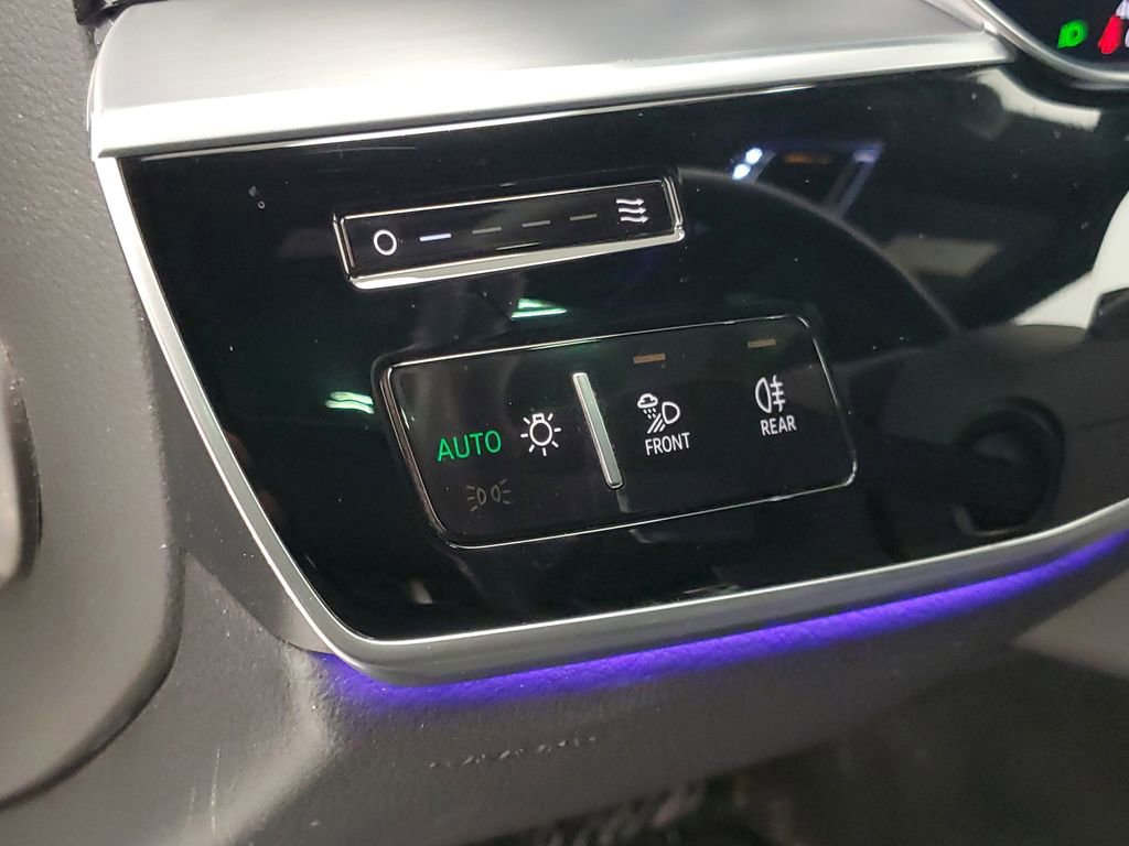 Used 2023 Audi A8 L 3.0T w/ Luxury Package image 14