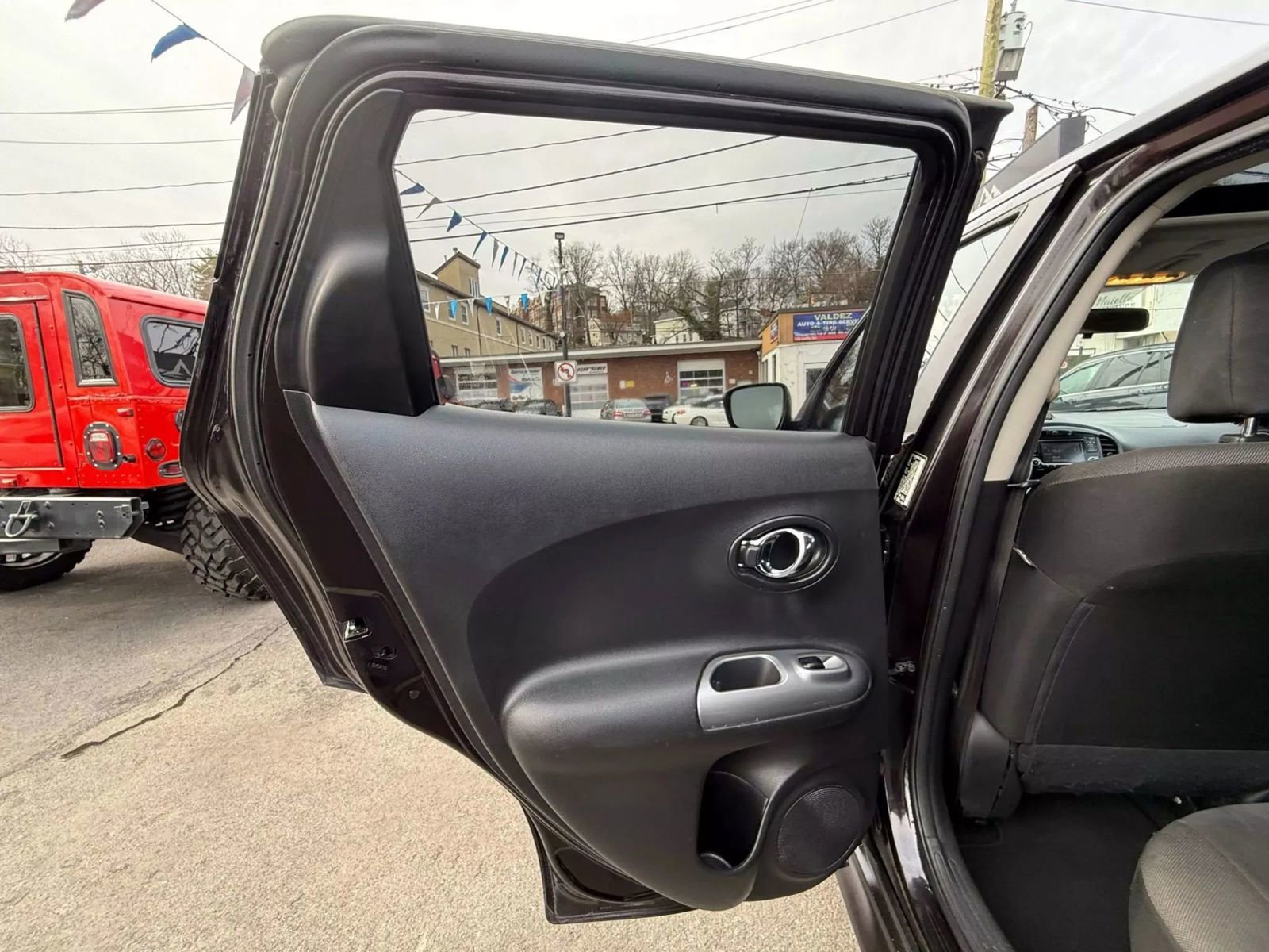 Used 2016 Nissan Juke SV w/ Cold Weather Package image 40