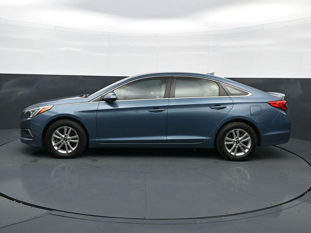 Used 2017 Hyundai Sonata SE FWD image 4