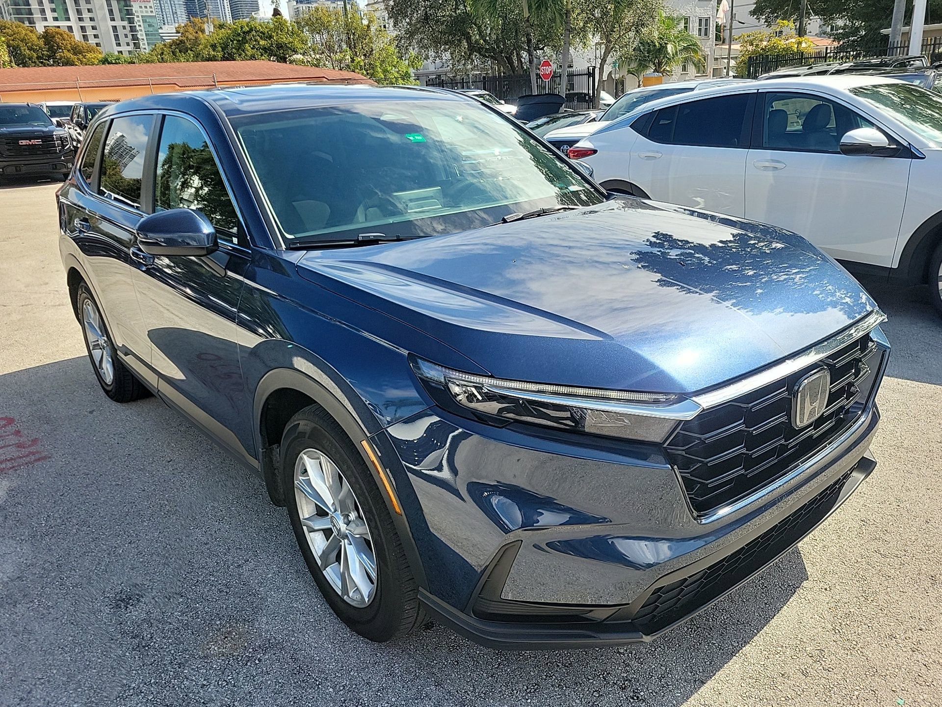 Used 2025 Honda CR-V EX image 6