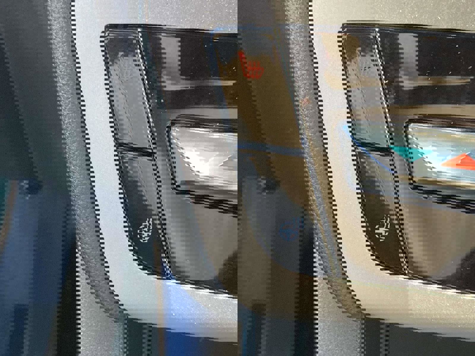 Used 2022 Ford Explorer XLT w/ Equipment Group 202A image 25