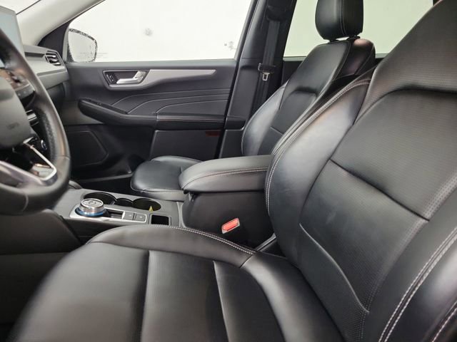 Certified 2025 Ford Escape Platinum AWD/4WD image 19