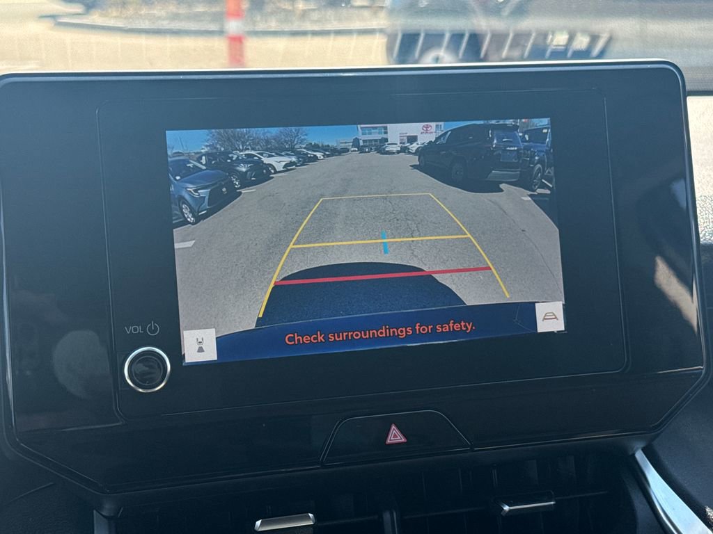 Used 2023 Toyota Venza LE AWD/4WD image 24