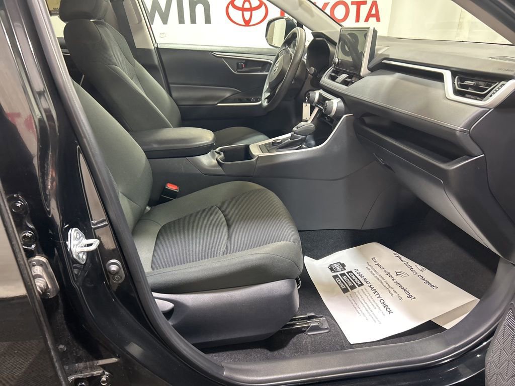 Used 2025 Toyota RAV4 LE image 13
