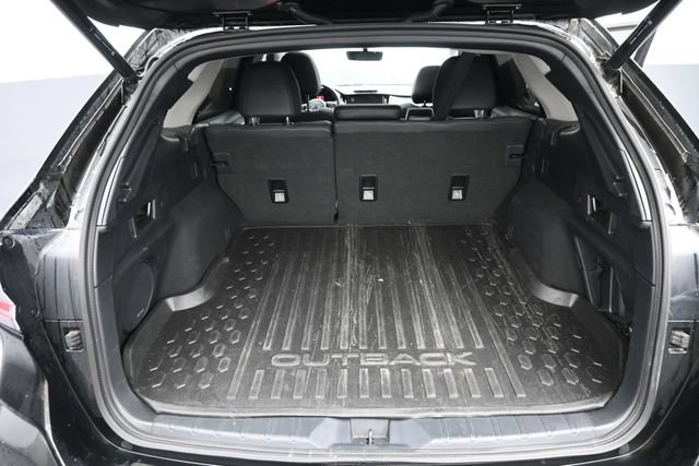 Used 2025 Subaru Outback Limited AWD/4WD image 6