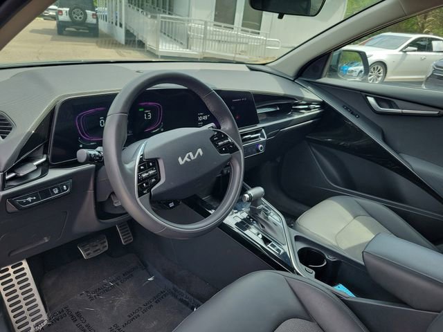 Used 2023 Kia Niro EX Touring FWD image 12