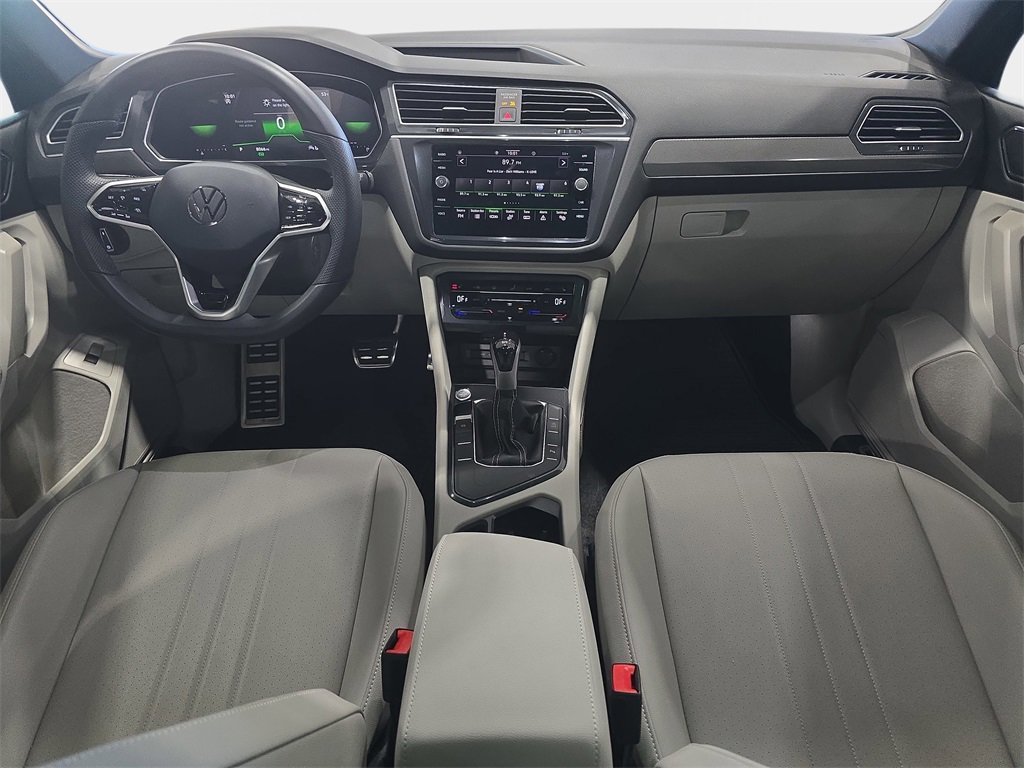 Used 2024 Volkswagen Tiguan SE R-Line image 10