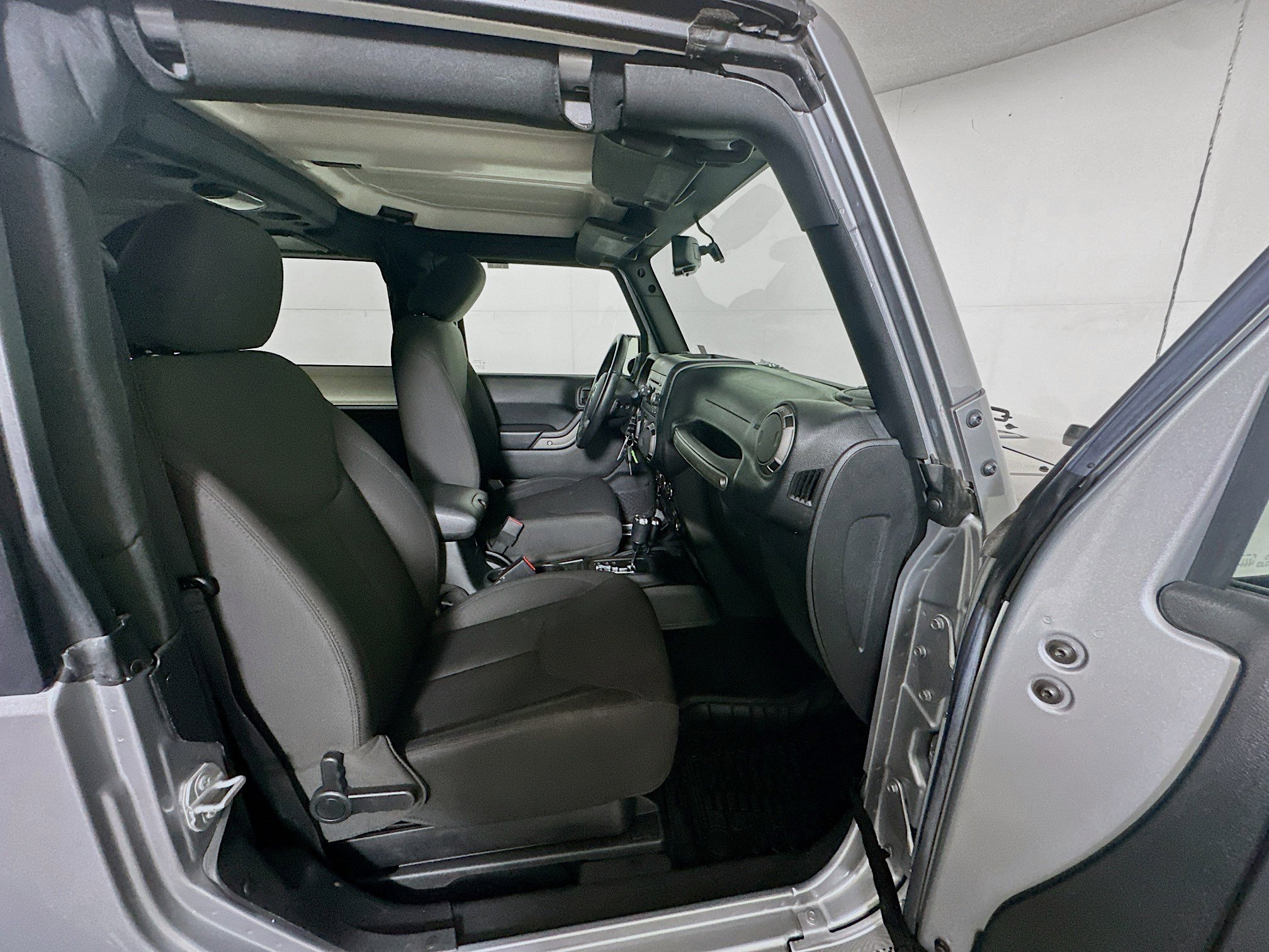 Used 2016 Jeep Wrangler Sport w/ Quick Order Package 24S AWD/4WD image 25