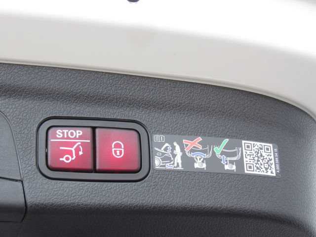 Certified 2026 Mercedes-Benz GLE 450e 4MATIC image 21