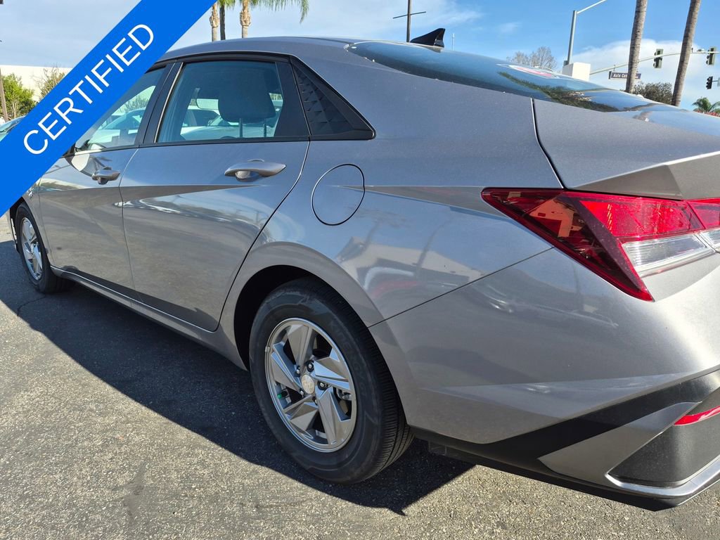Used 2025 Hyundai Elantra SE image 5