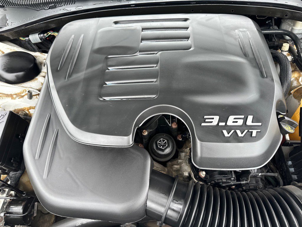 Used 2014 Dodge Charger SXT RWD image 7