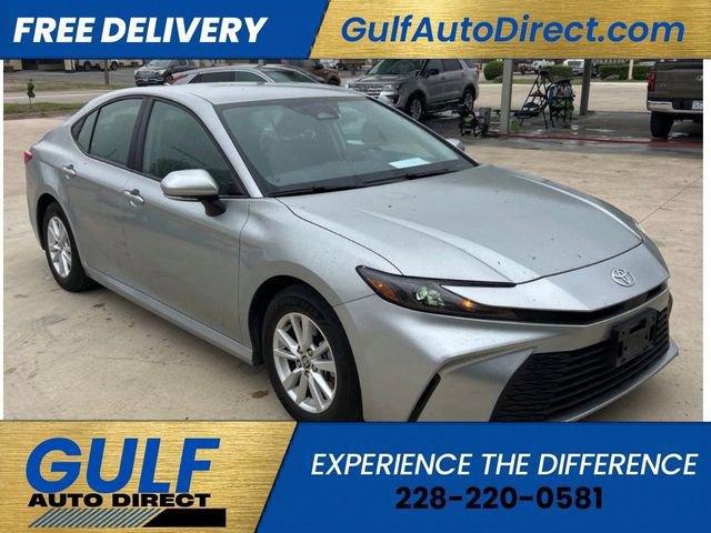 Used 2025 Toyota Camry LE image 1