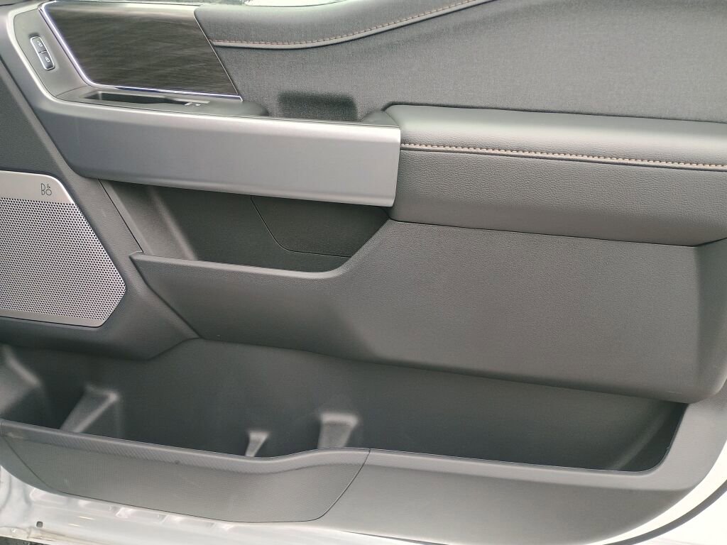 New 2025 Ford F150 Lariat w/ Equipment Group 502A High image 21