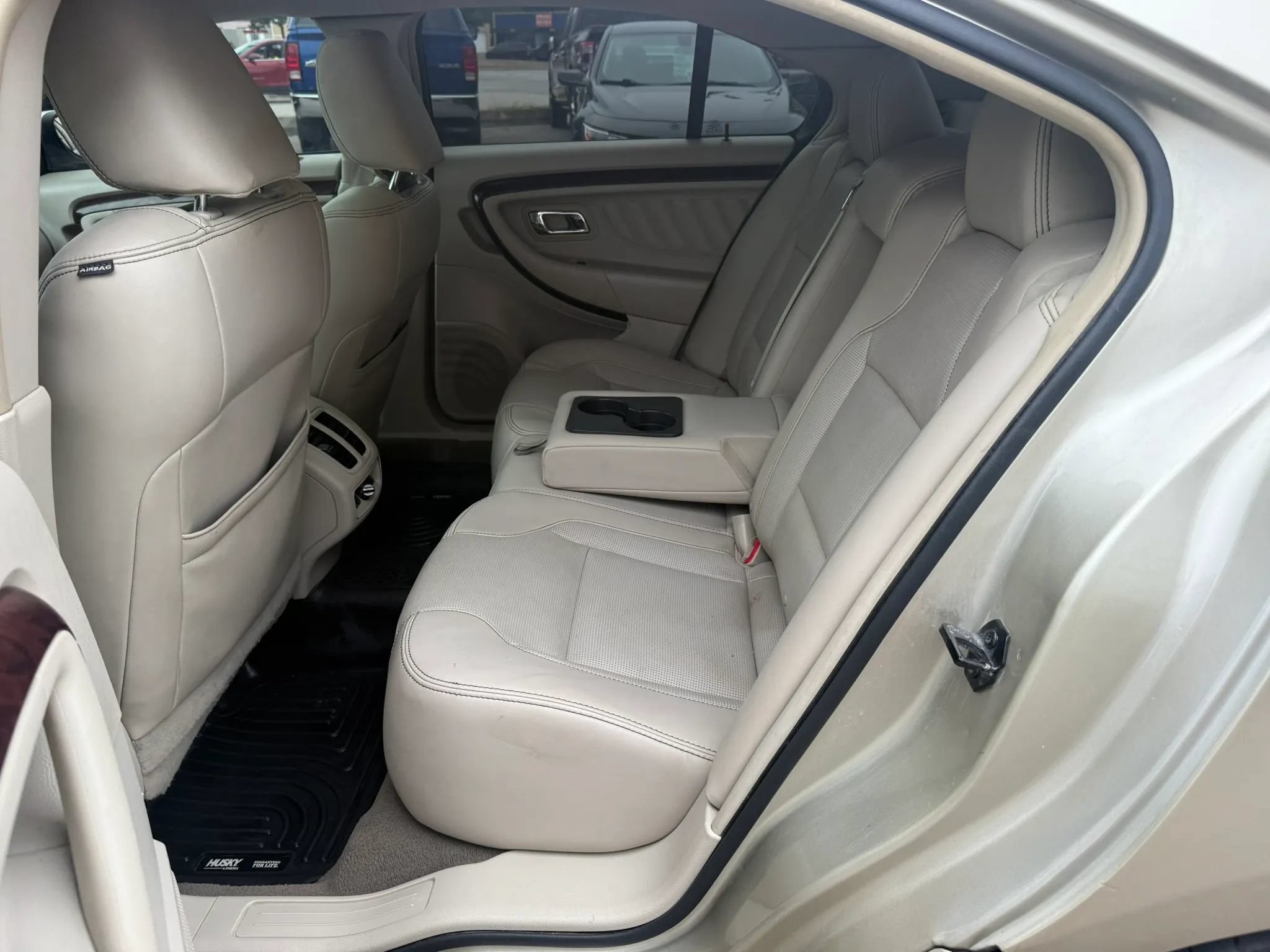 Used 2011 Ford Taurus Limited w/ 301A Rapid Spec Order Code FWD image 25