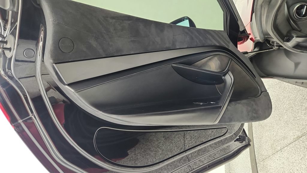 Used 2018 McLaren 720S Performance RWD image 44