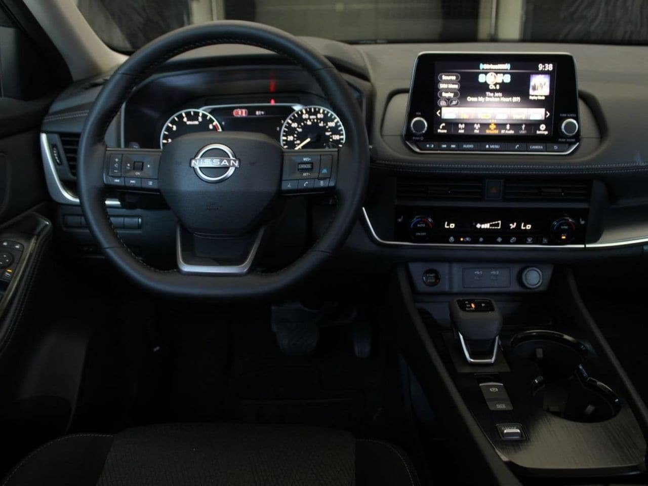 Used 2026 Nissan Rogue SV w/ Cold Weather Package FWD image 15
