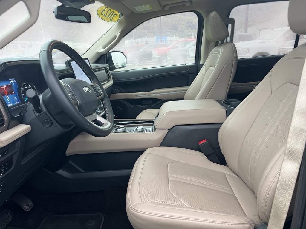 Used 2023 Ford Expedition Limited image 5
