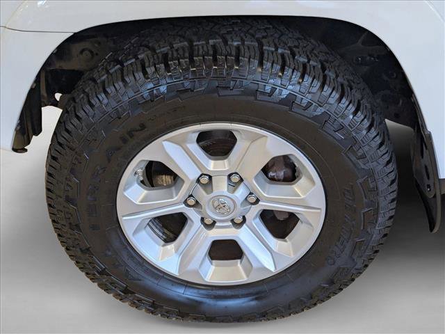 Used 2016 Toyota 4Runner SR5 image 26