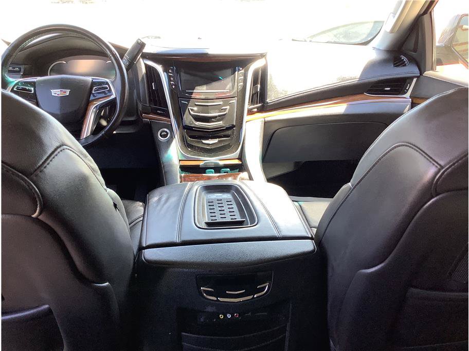 Used 2016 Cadillac Escalade Luxury RWD image 13