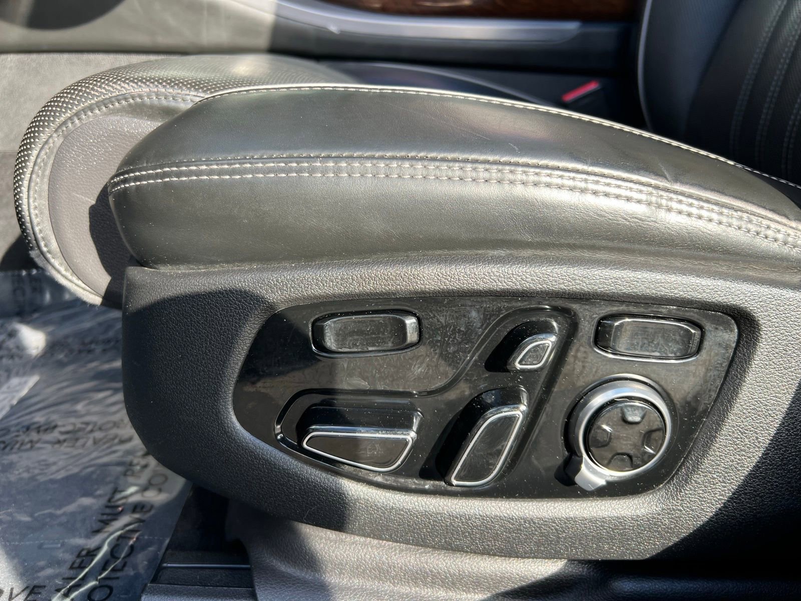 Used 2018 Genesis G90 5.0 Ultimate RWD image 29