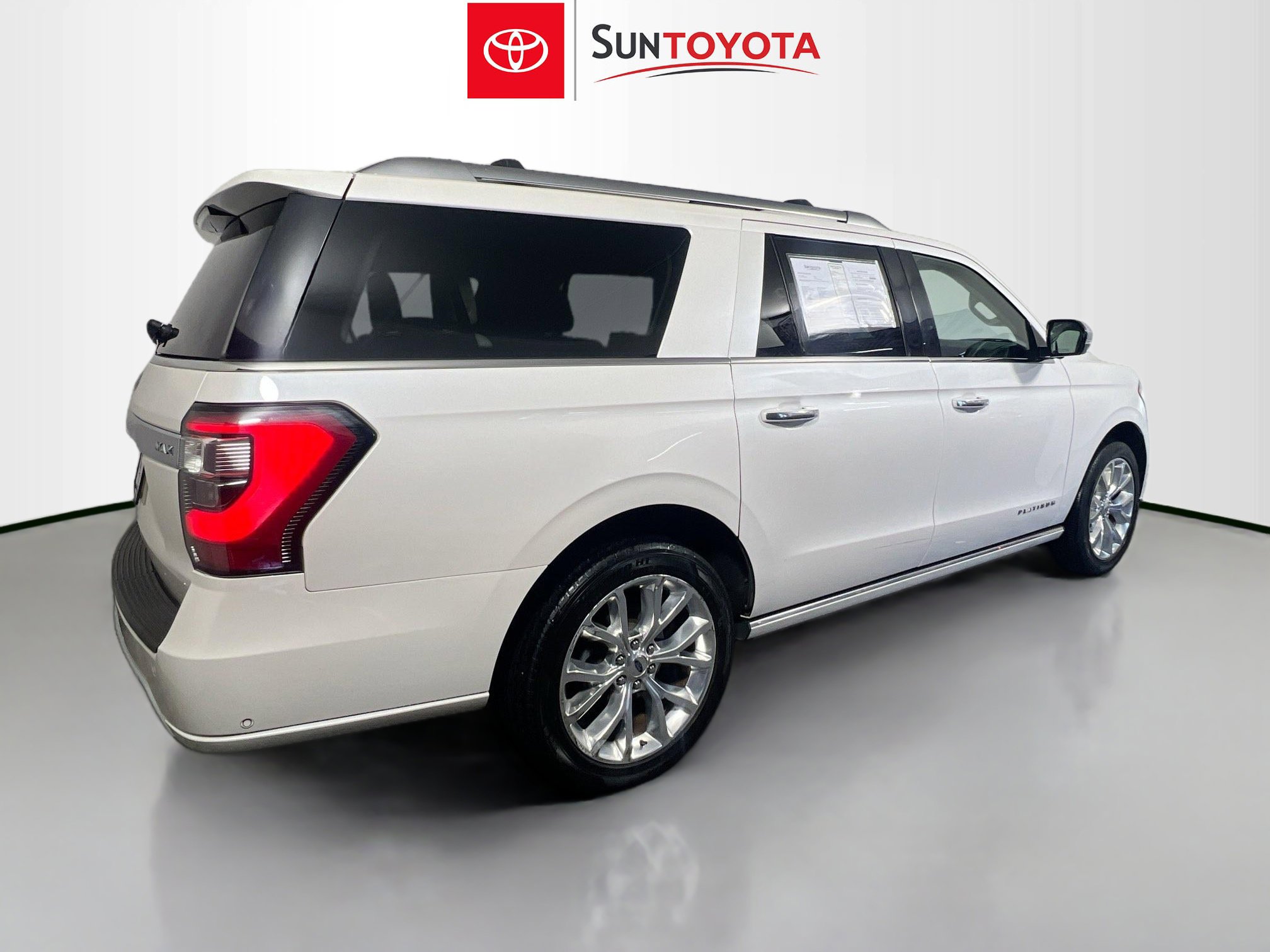 Used 2018 Ford Expedition Max Platinum AWD/4WD image 4