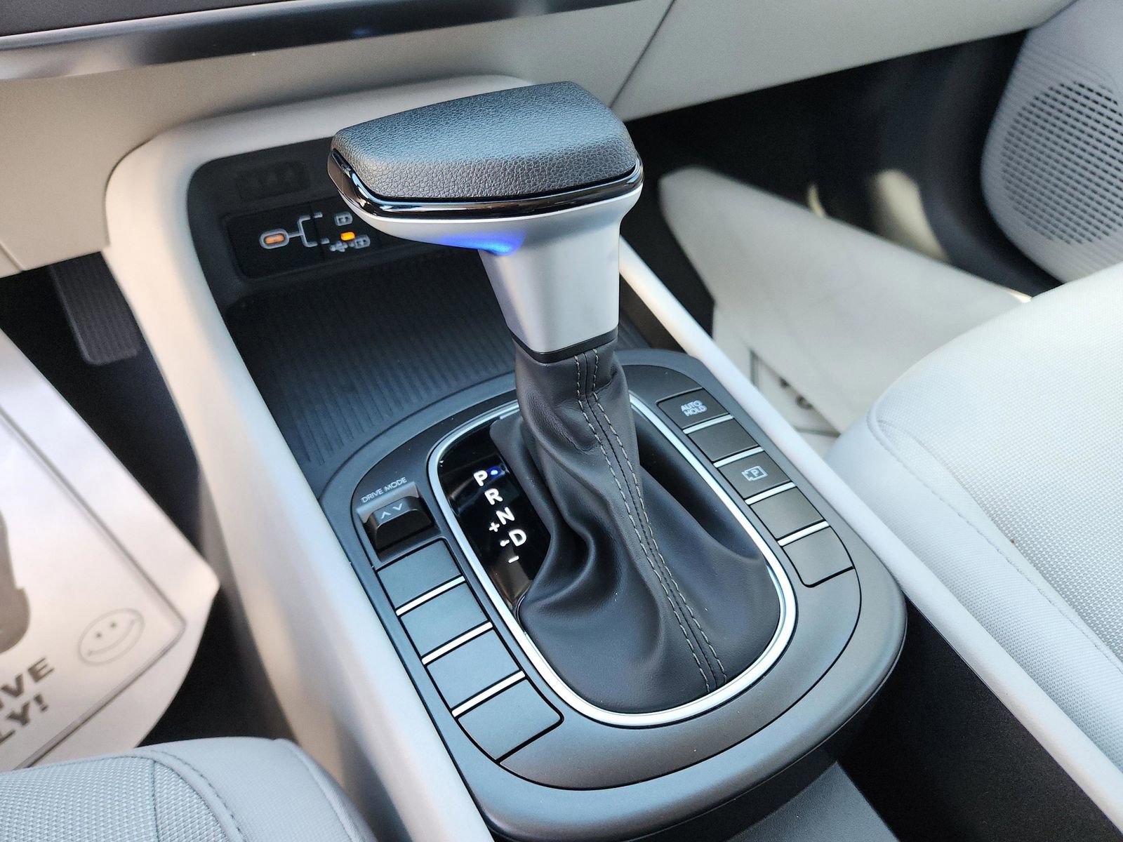 New 2026 Hyundai Kona SE image 18