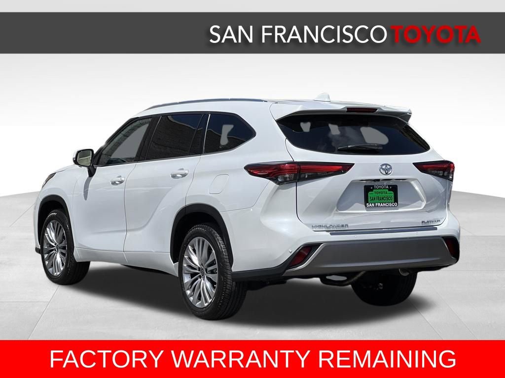 Used 2023 Toyota Highlander Platinum FWD image 3