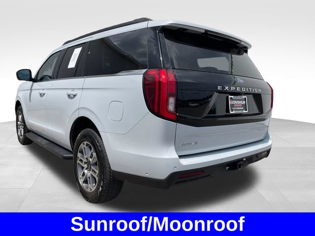 Used 2025 Ford Expedition Active AWD/4WD image 3