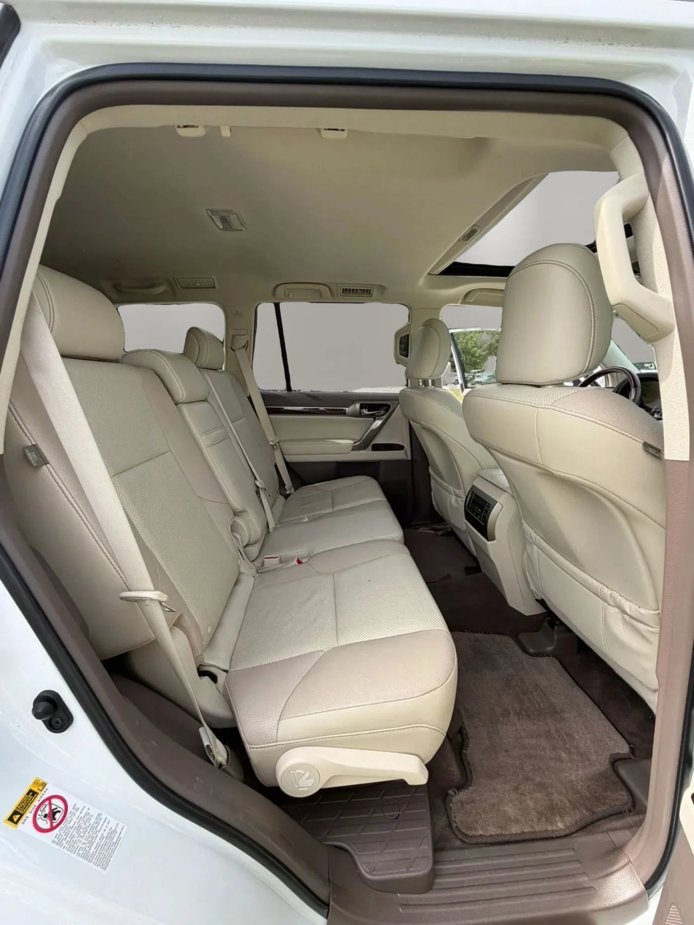 Used 2016 Lexus GX 460 w/ Premium Package AWD/4WD image 12