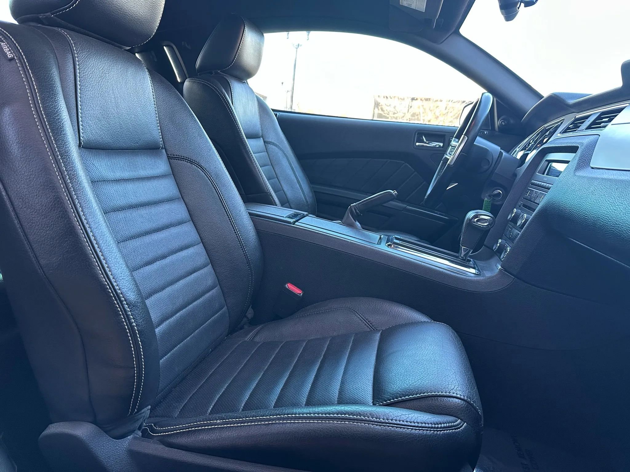 Used 2010 Ford Mustang GT image 13