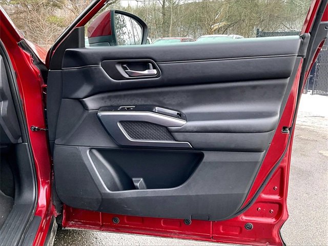 Used 2023 Nissan Pathfinder SL w/ Cargo Package image 19