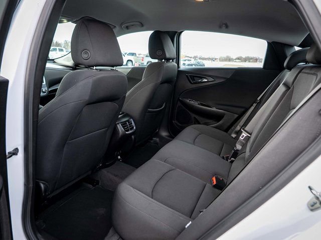 Used 2025 Chevrolet Malibu LT image 14