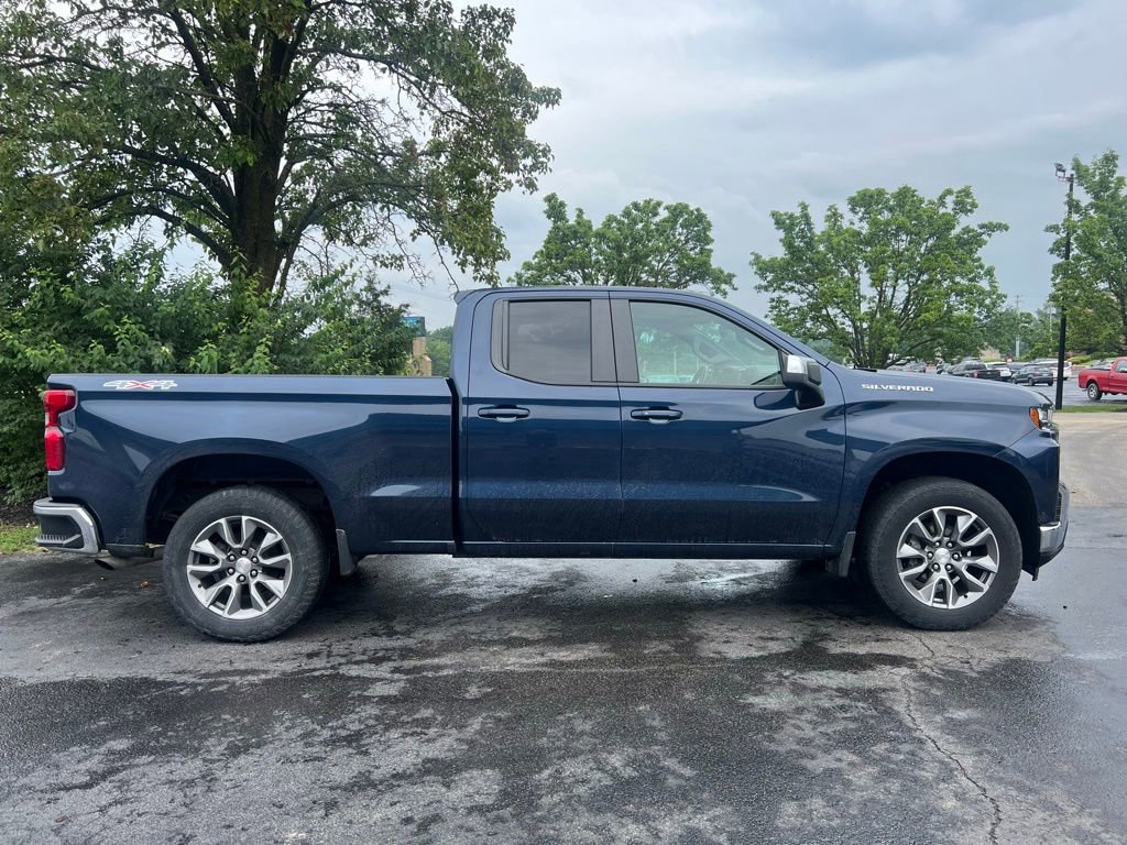 Used 2022 Chevrolet Silverado 1500 LT image 2