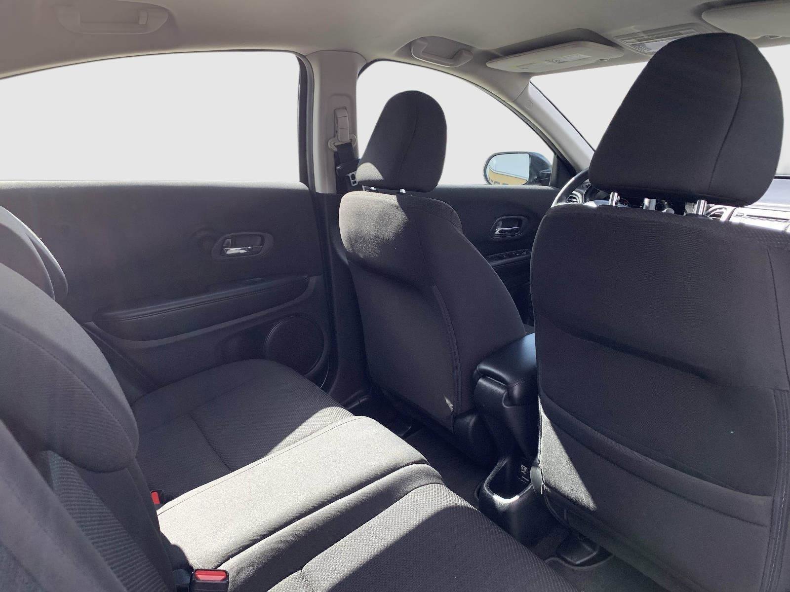 Used 2016 Honda HR-V LX image 37