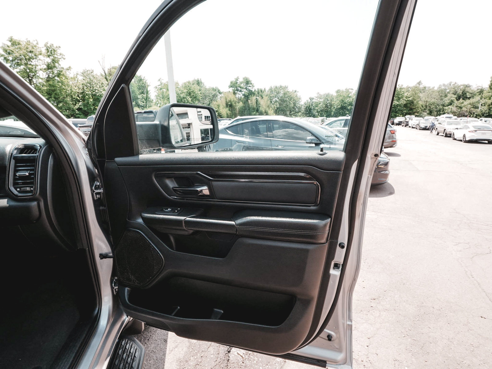 Used 2024 RAM 1500 Big Horn AWD/4WD image 12