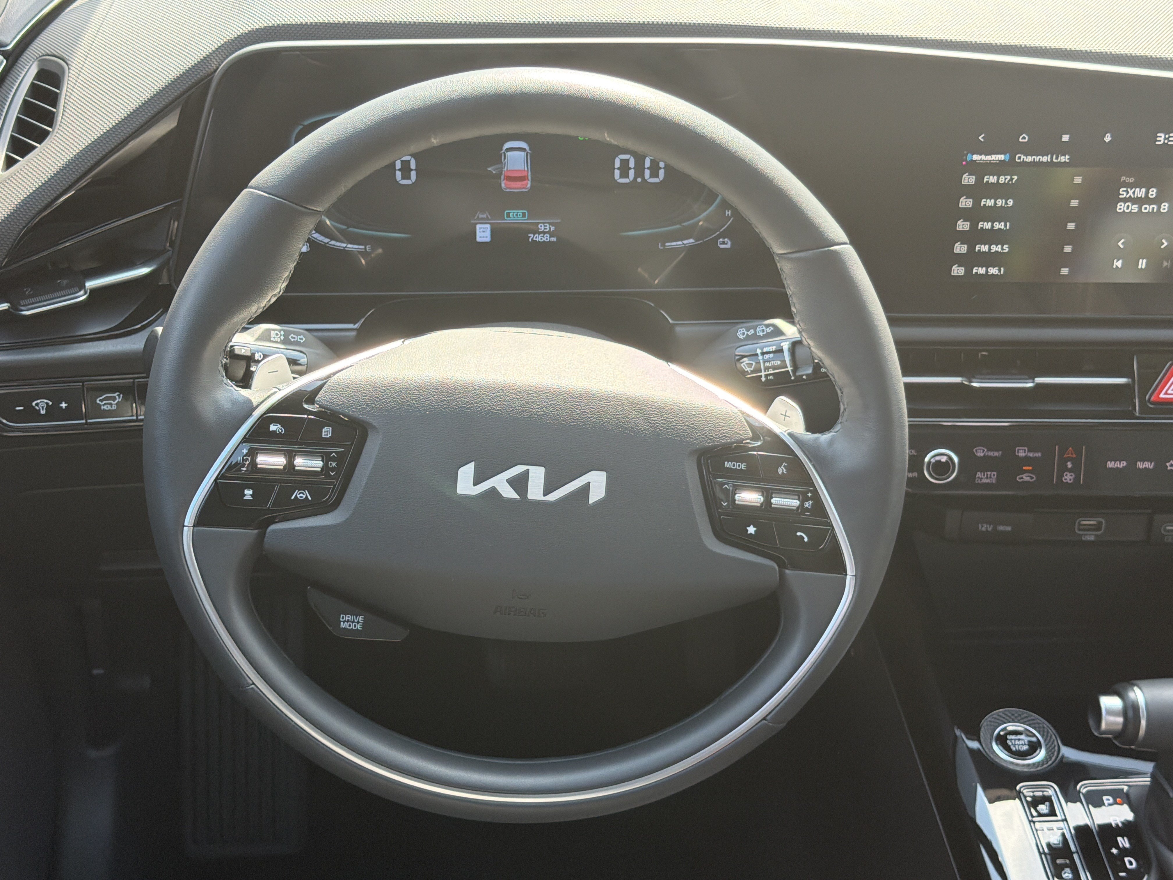 Certified 2025 Kia Niro FWD image 24