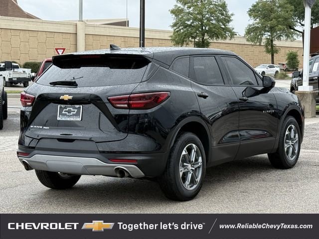 Used 2025 Chevrolet Blazer LT AWD/4WD image 6