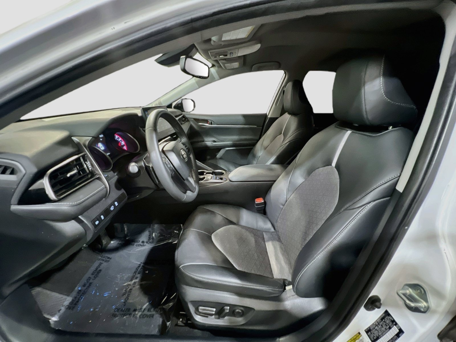 Used 2024 Toyota Camry XSE FWD image 14