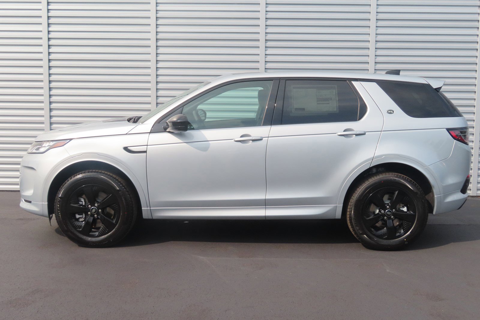 Used 2023 Land Rover Discovery Sport S R-Dynamic image 8