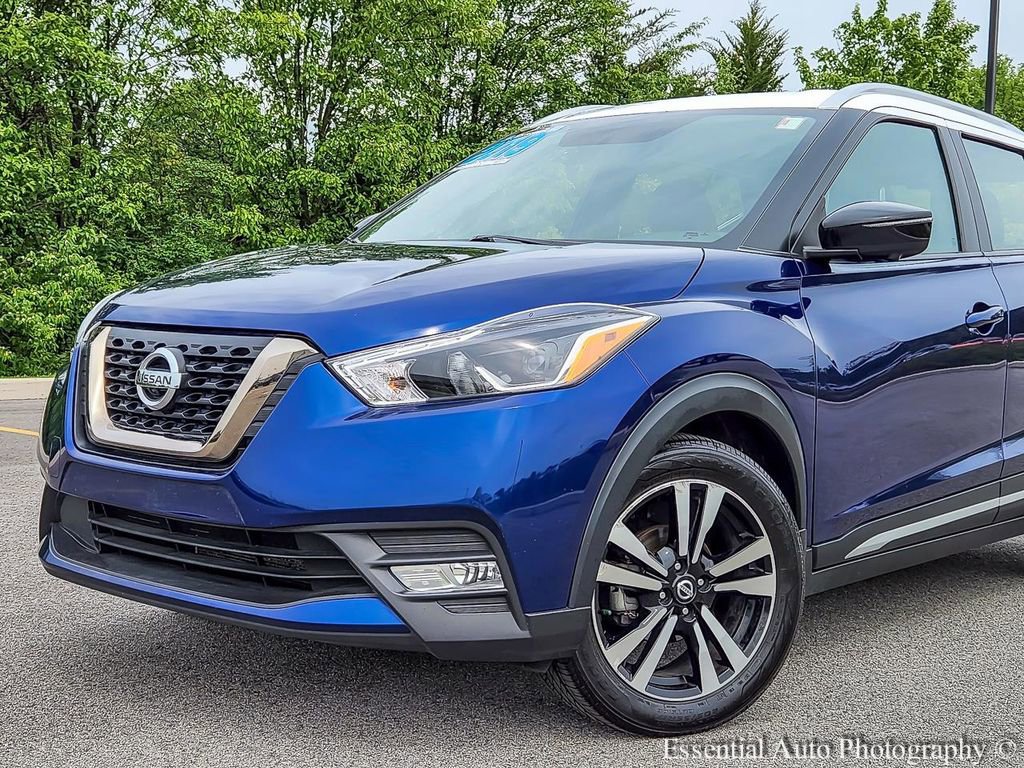 Used 2019 Nissan Kicks SR w/ SR Premium Package FWD image 2