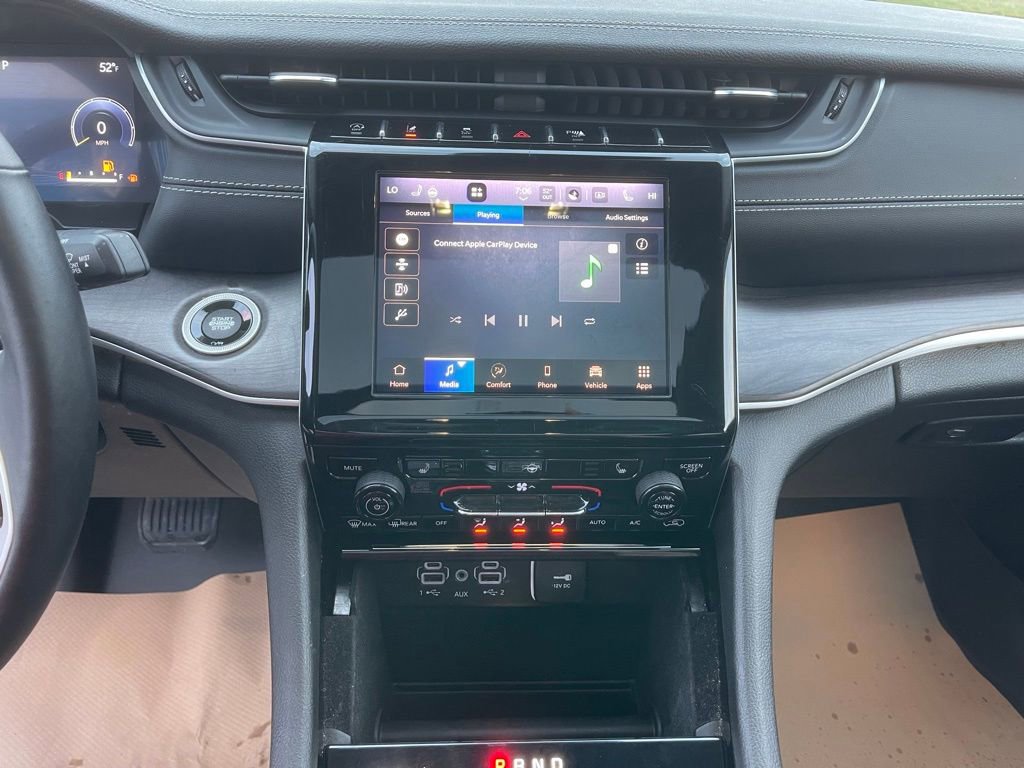 Used 2022 Jeep Grand Cherokee L Limited image 16