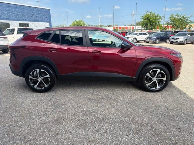 Used 2024 Chevrolet Trax RS w/ Driver Confidence Package FWD image 6