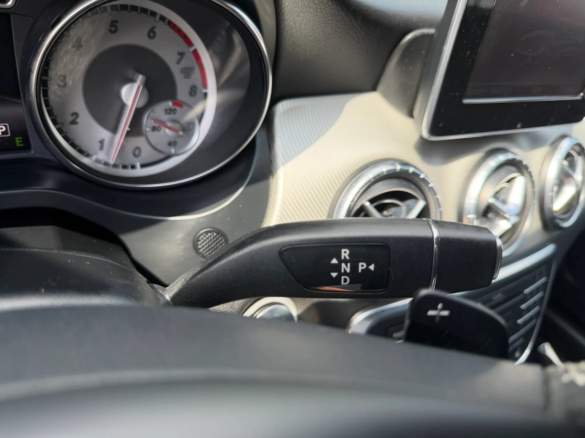 Used 2015 Mercedes-Benz CLA 250 4MATIC image 27